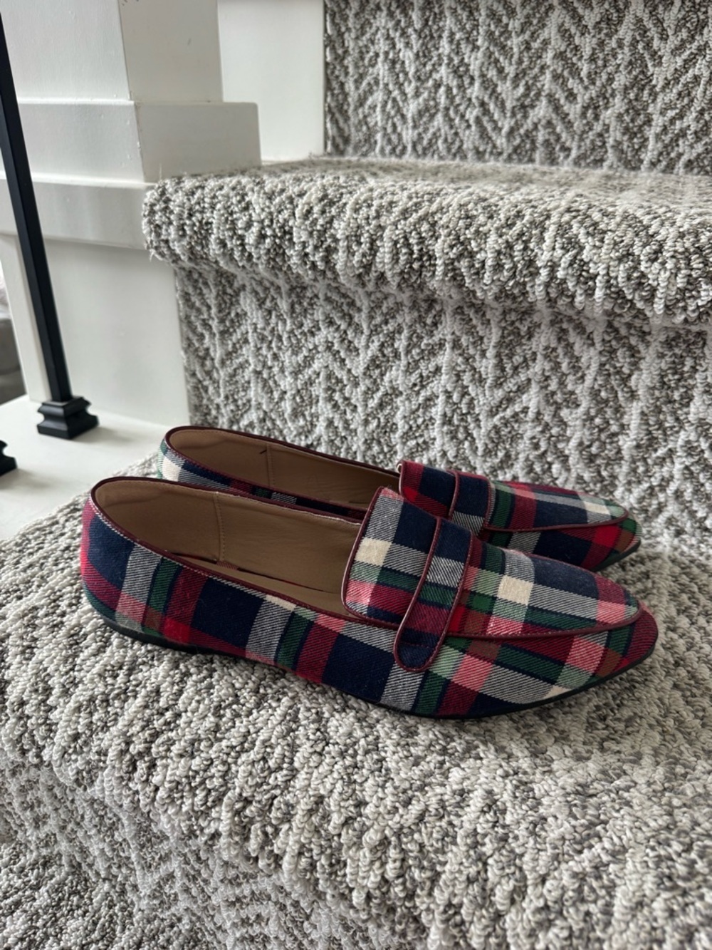 Trary Plaid Loafers in Navy, Red & Green, women’s size 9, new!